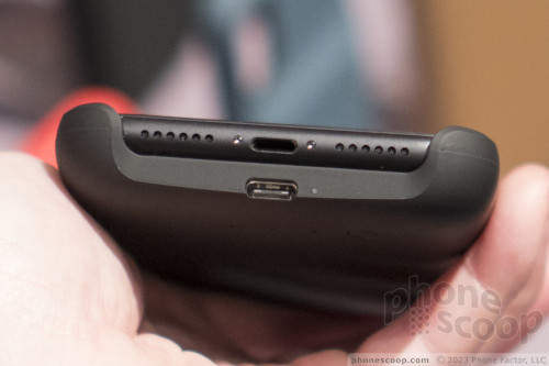 Lightning and USB-C connectors